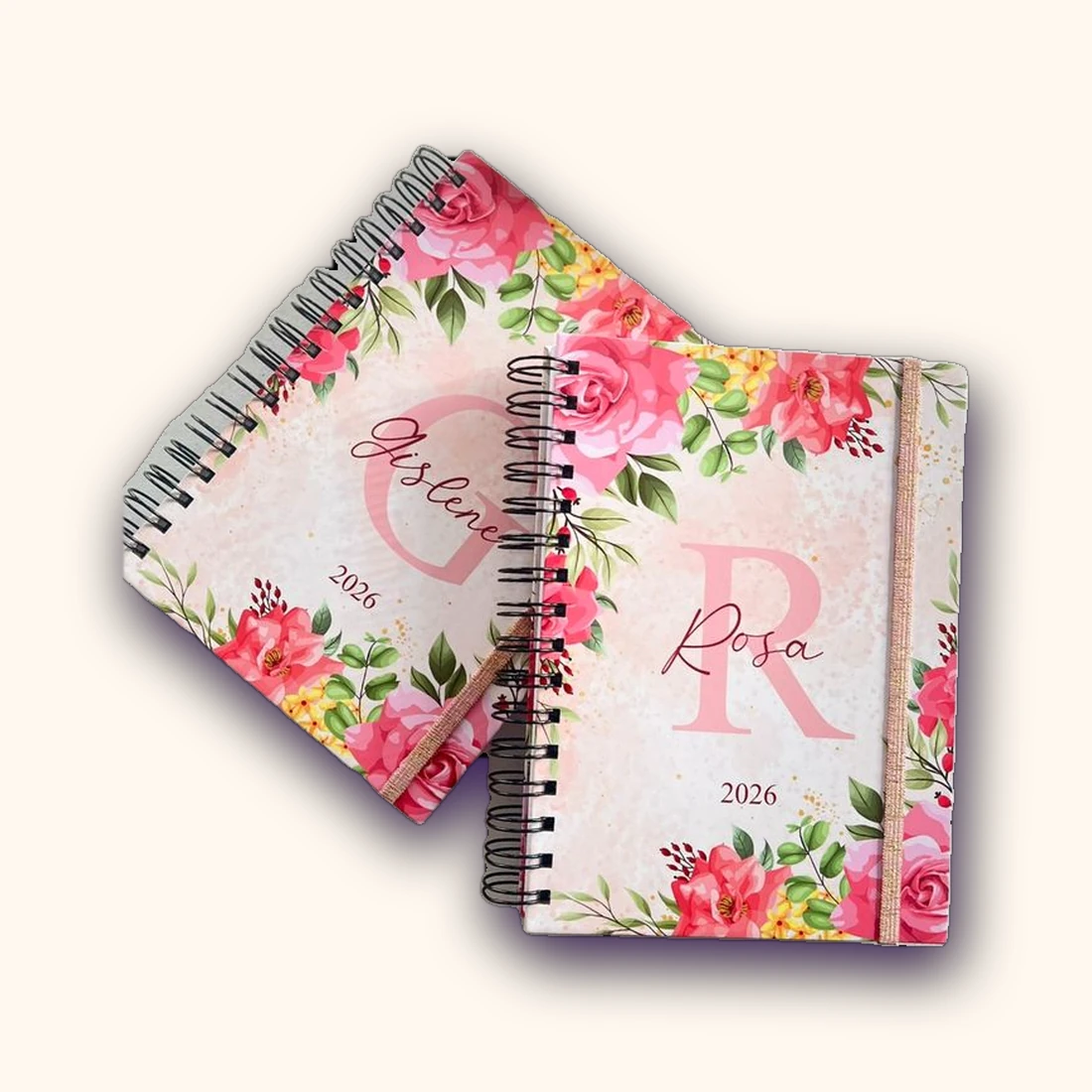 Dos agendas personalizadas A5 con estampado floral, inicial y nombre