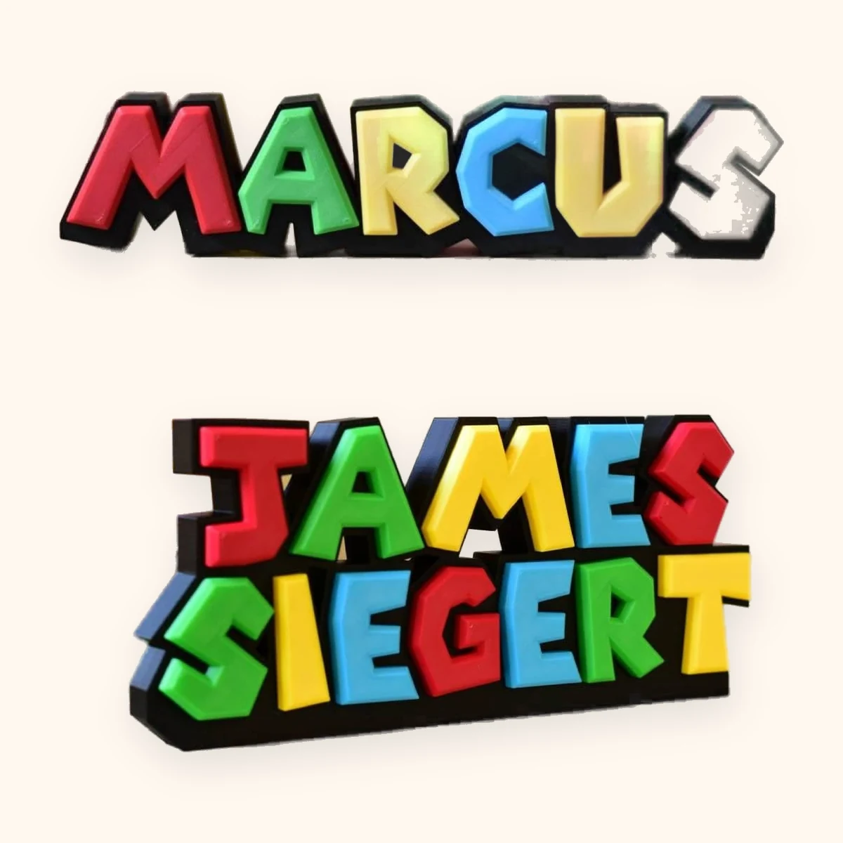 Nombres en letras 3D de colores con estilo de videojuego